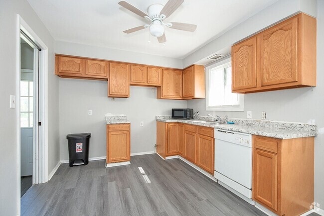Building Photo - 3 BED 1 BATH BEAUTIFUL SINGLE FAMILY HOME ...