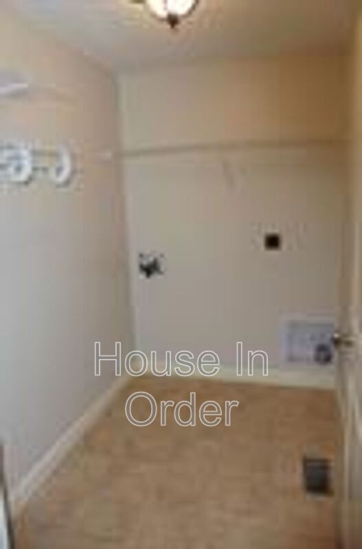 Photo - 11 Howards Row Pl