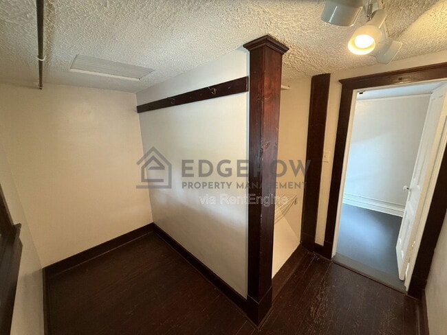 Photo - 915 Jackson St NW