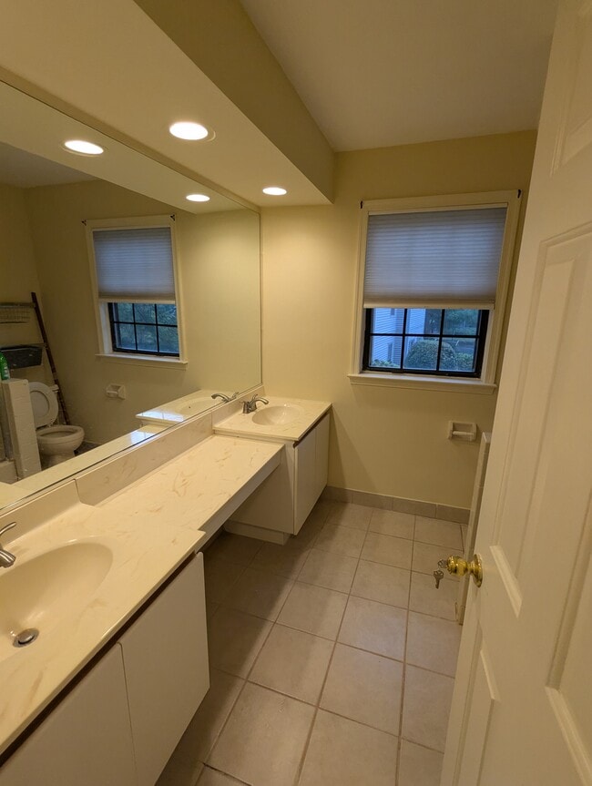 1008 Woodhaven Dr Unit 1008 woodhaven