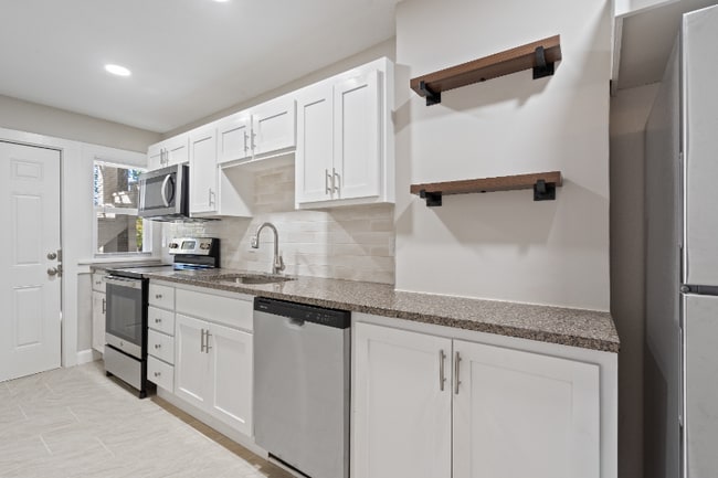Photo - 1817-1819 W 41st St Unit 1W