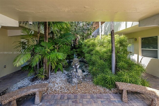 Photo - 2025 Miami Rd Unit 3B