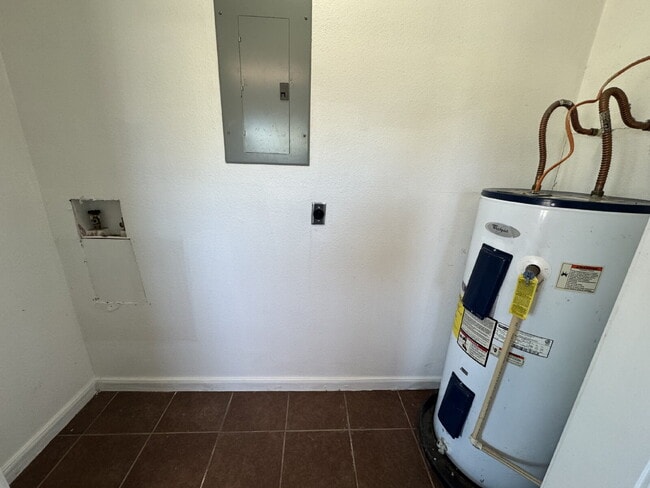 Photo - 2 bedroom and 1 bathroom unit ready to move in in Charlotte. Unit # A