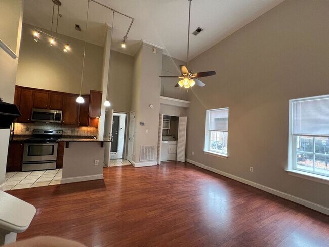 Photo - 2418 E Franklin St