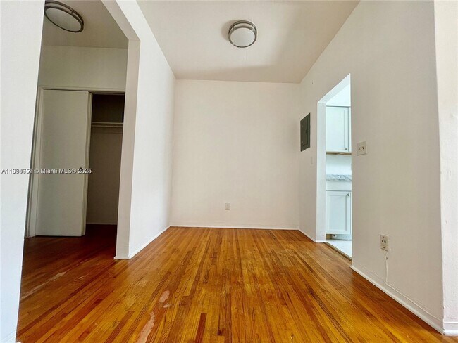 Photo - 780 81st St Unidad 9