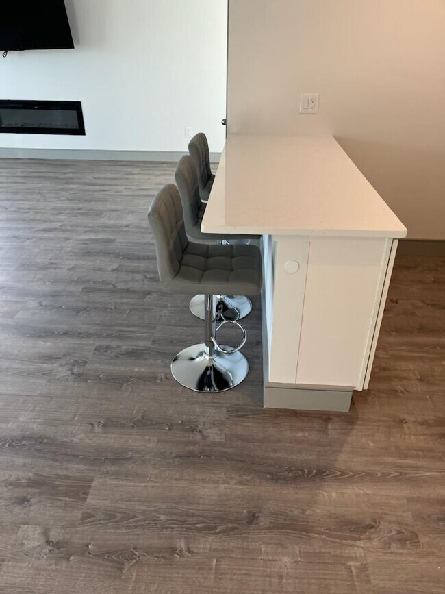 Photo - 522 Bridge St Unit 2