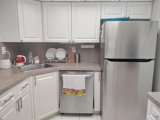 Photo - 2101 Atlantic Shores Blvd Unit 117