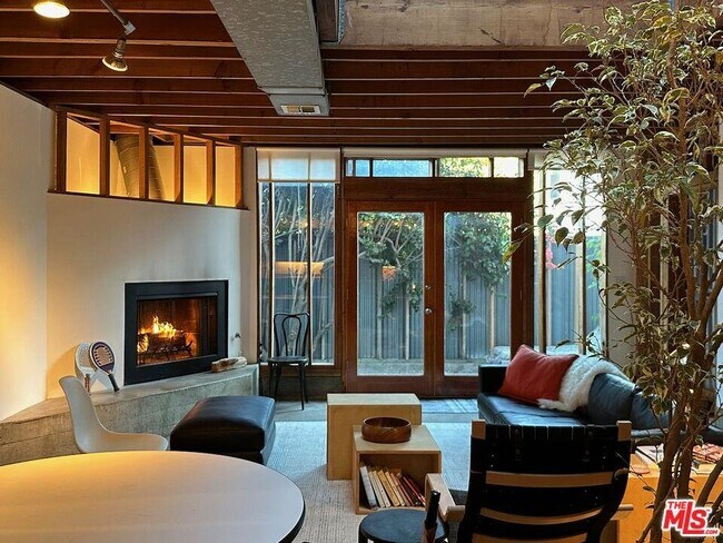 Photo - 37 Horizon Avenue, Los Angeles, CA 90291 -...