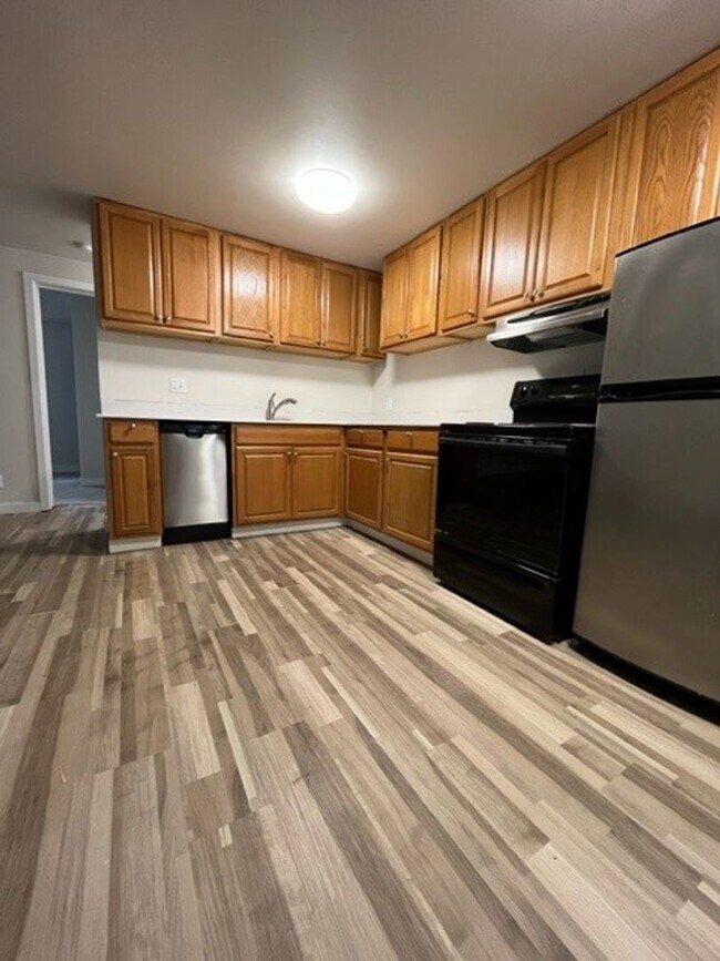Photo - Twin Court - Ballard - Renovated Unit