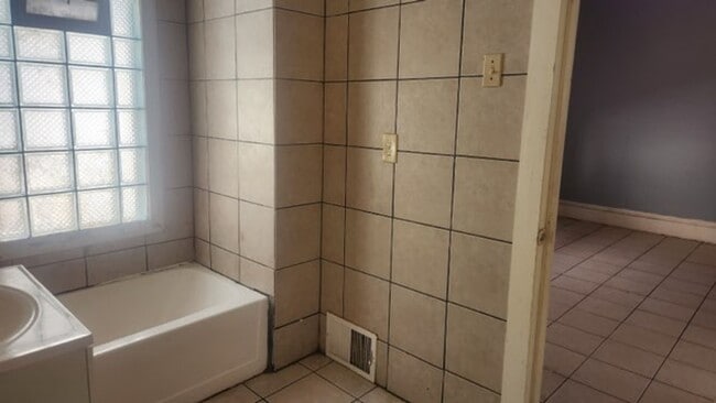 Photo - 2755-2757 N 33rd St. Unit 2757 Upper