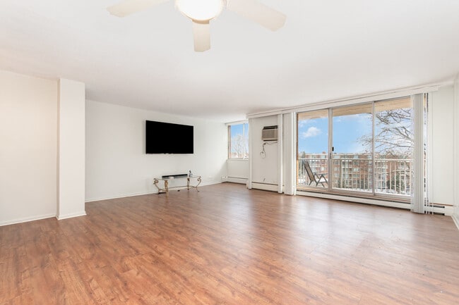 Photo - 2201 S Highland Ave Unit 4M