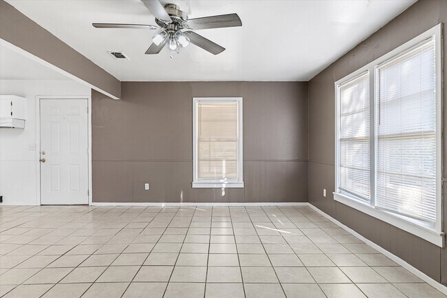 Photo - 209 N Richardson St