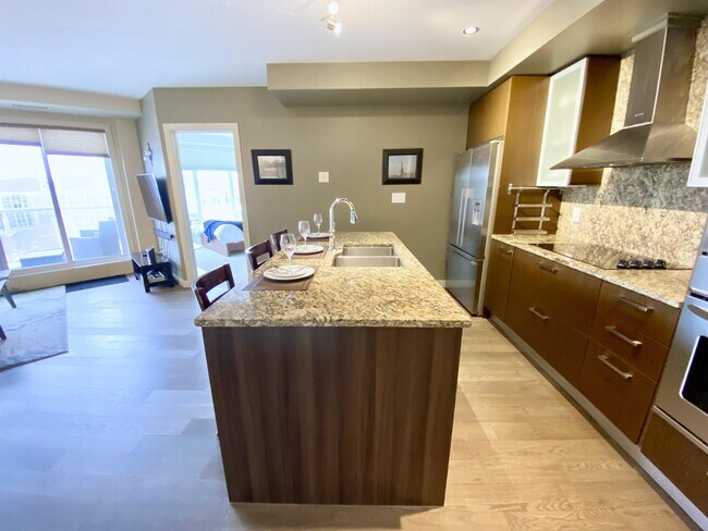 Photo - 10388-10105 105 St NW