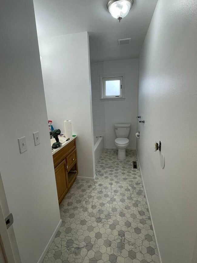 Photo - 2 Bedroom, 1 Bath Ranch Style Duplex with ...