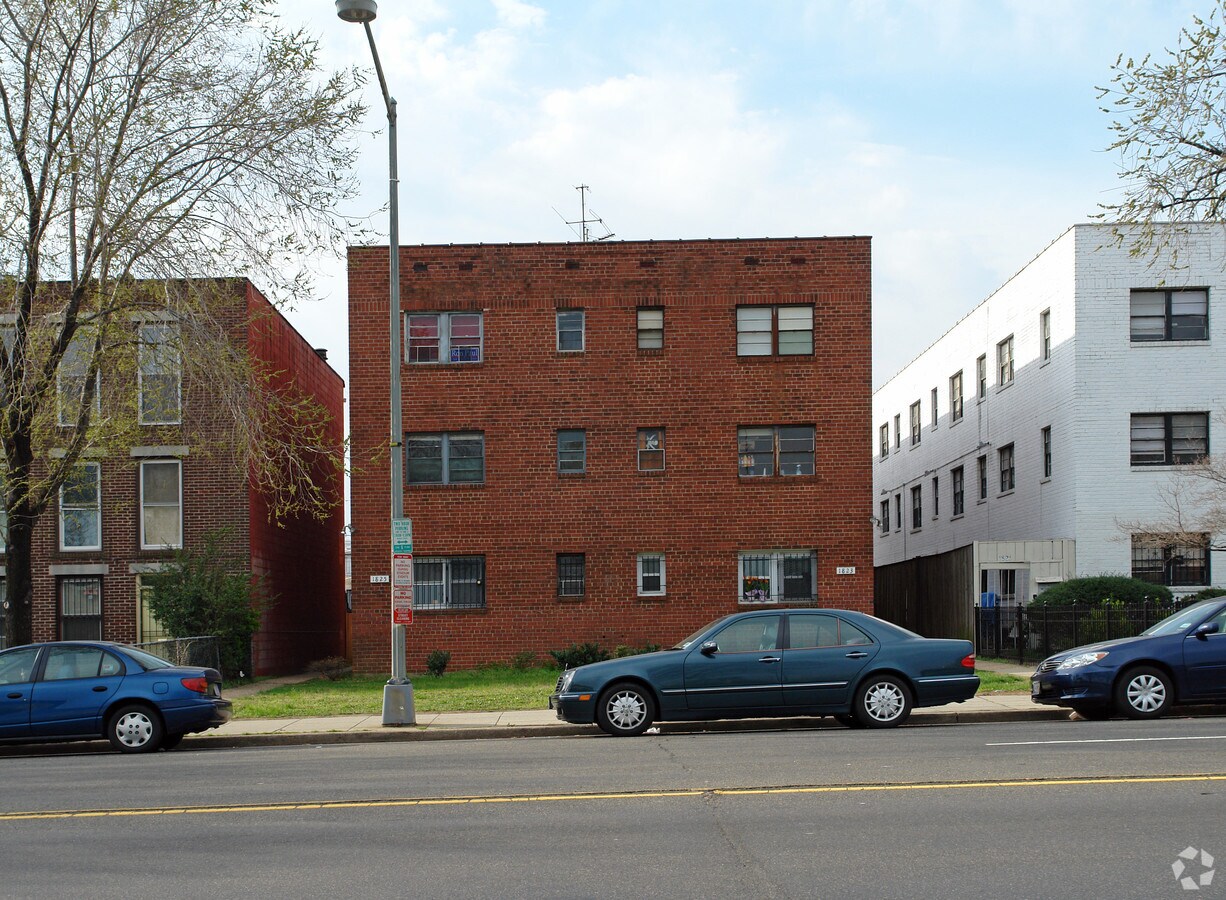 Photo - 1823 E Capitol St SE