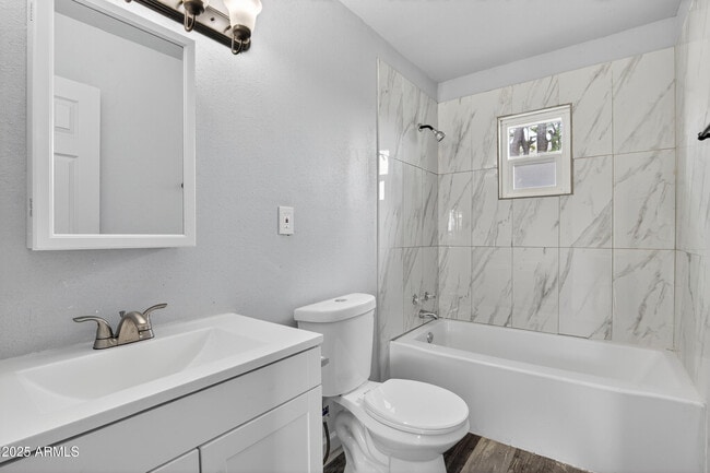 Photo - 1410 S 24th Ave