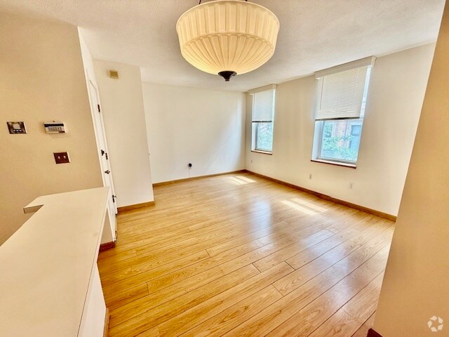 Building Photo - 115 Richmond St Unit 2 Rental