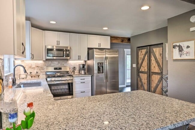 Photo - 255 Midnight Ln