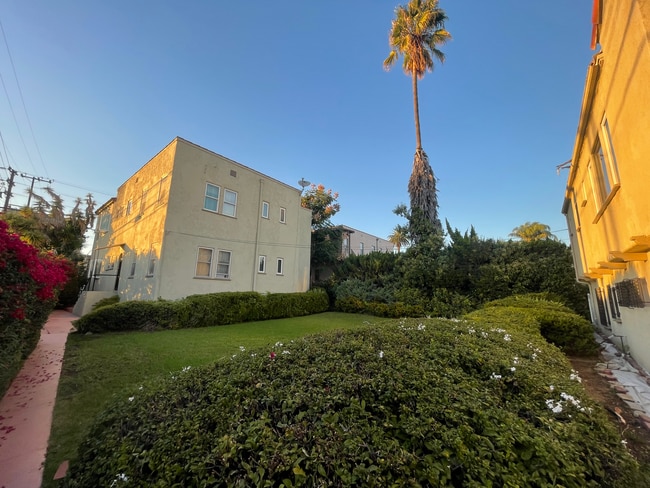 Photo - 1362 S Stanley Ave Unidad 2