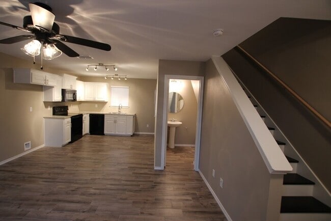 Photo - Tour Today! 2 Bed 1.5 Bath Townhome! Linda...