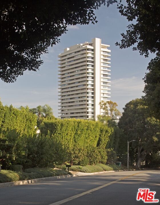 Building Photo - 9255 Doheny Rd Unit 2201 Rental