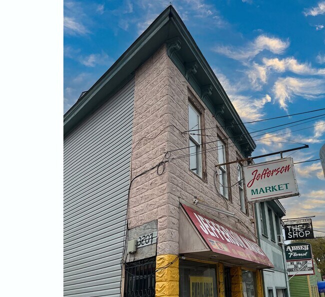 Photo - 3207 Jefferson Ave Unit 3207-02