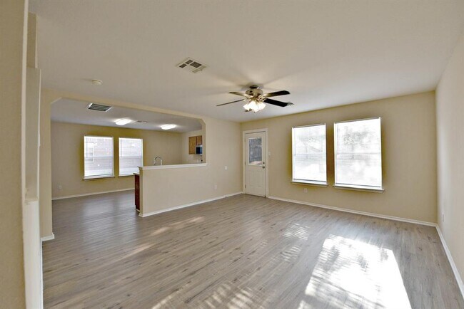 Photo - 105 Mesa Dr