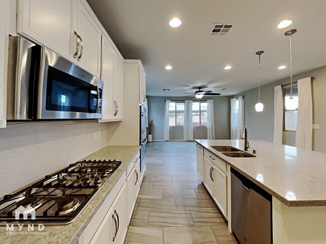 Photo - 4631 Roger River Ave