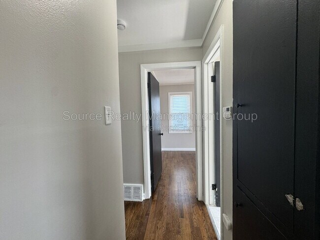 2003 Moran Ave