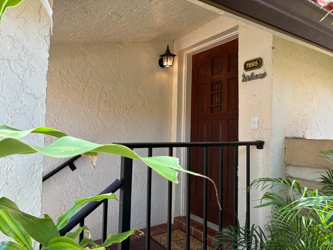 7895 La Mirada Dr