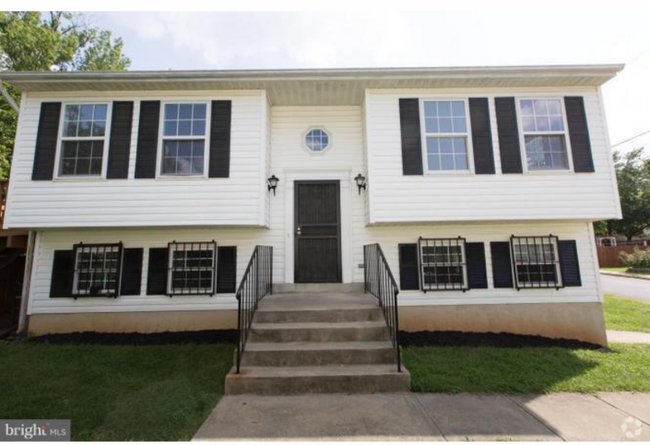 Building Photo - 919 57th Pl Rental