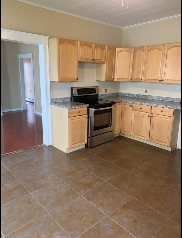 Photo - 382 E Grove St