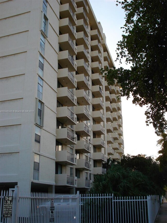 Photo - 2350 NE 135th St Unit 706