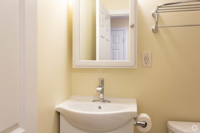 1 Bd, 1 Ba - Bathroom