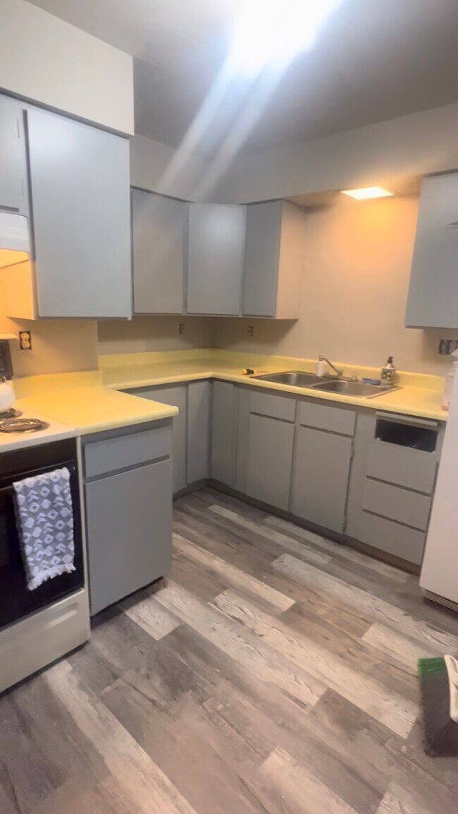 1230 6th St W Unit 1
