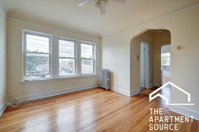 Building Photo - 2942 N Albany Ave Unit 3