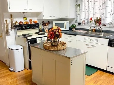 Photo - 303 Franklin St