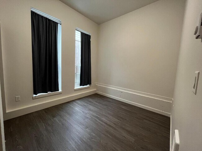 Photo - MF 16 - N. Sumner