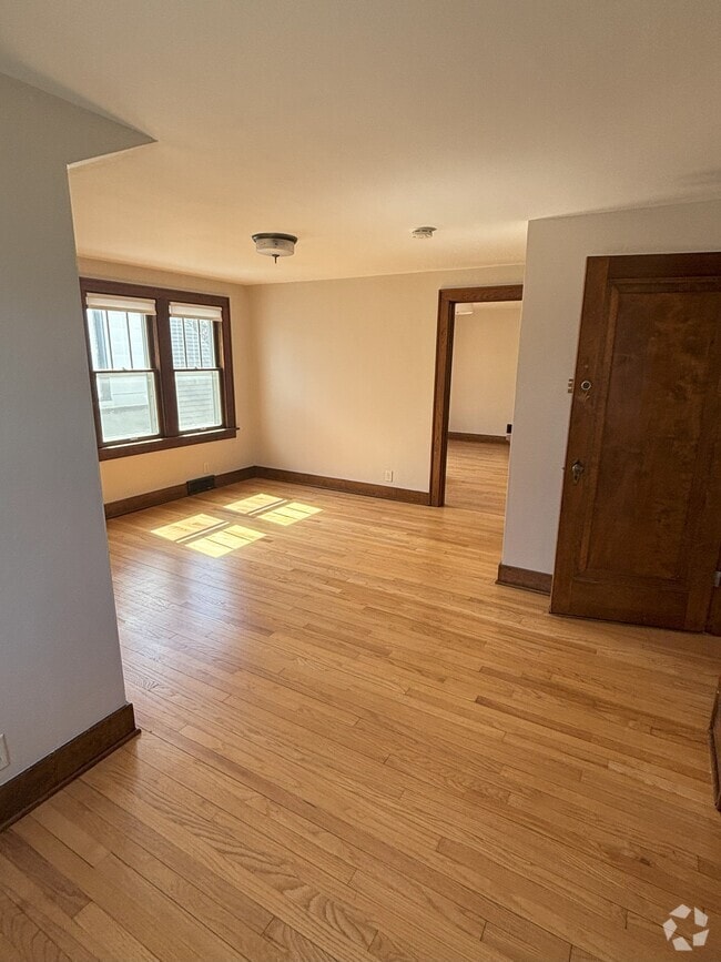 Building Photo - 174 Dixon St Unit 174 Dixon St  2 Rental