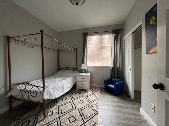 Bedroom 1 - 3108 Tintorera Way