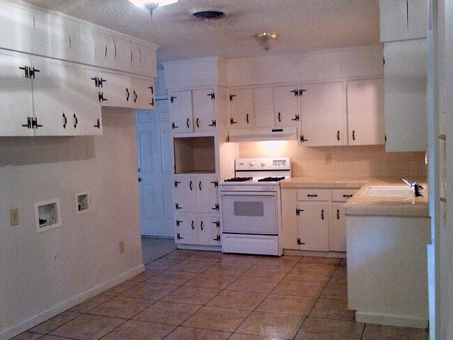 Photo - 3914 Lillian St