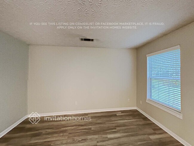 4045 Bradford Walk Trail
