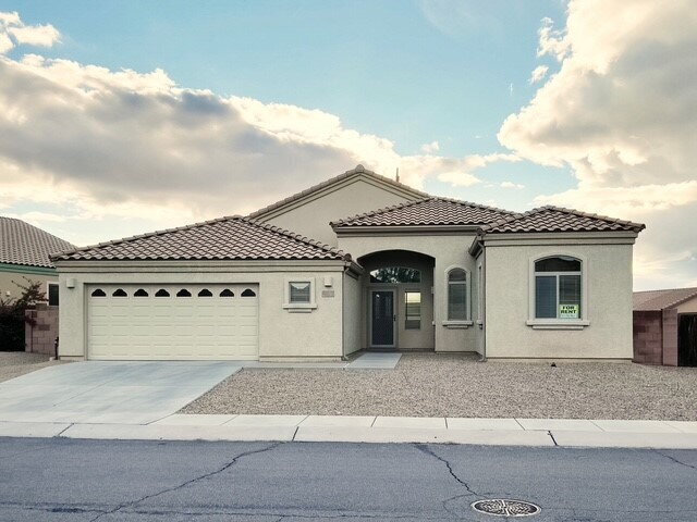 Building Photo - Madera Highlands Home, Built in 2009