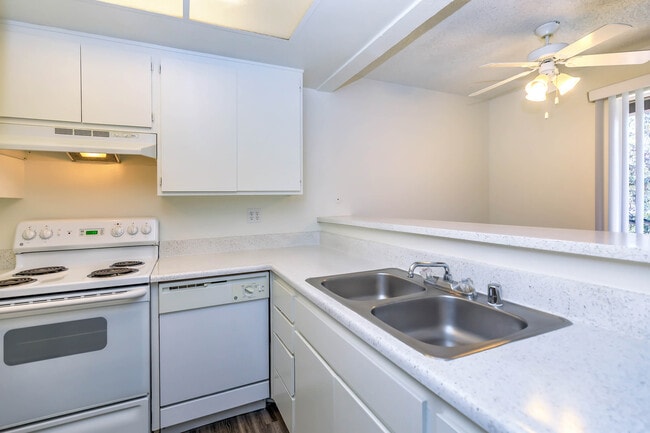 Country Hills Apartment Homes