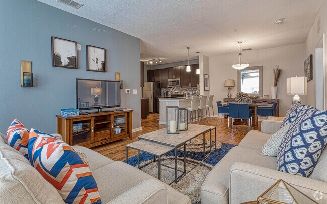 2BR, 2BA - 1119 SF - Living Room