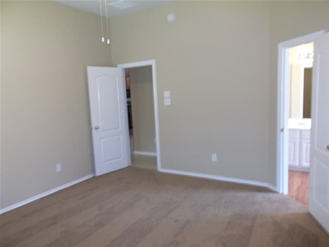 Photo - 1835 Manor Dr