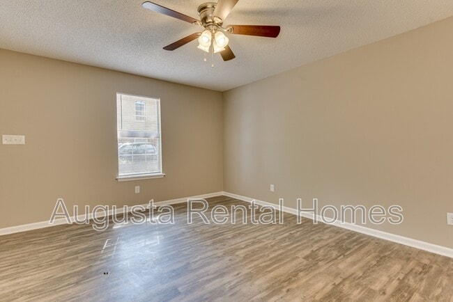 Photo - 138 Chalet N Blvd