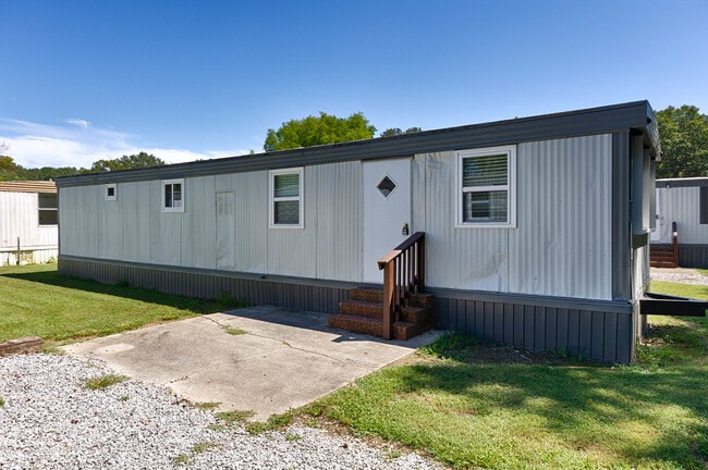 Photo - 415 W Limestone Rd