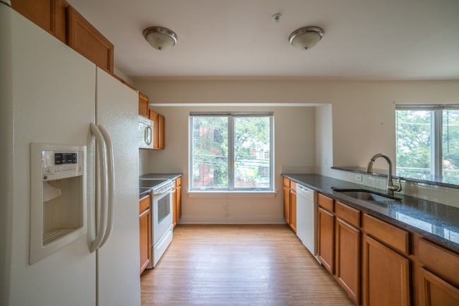 Photo - 441 N 32nd St Unit B