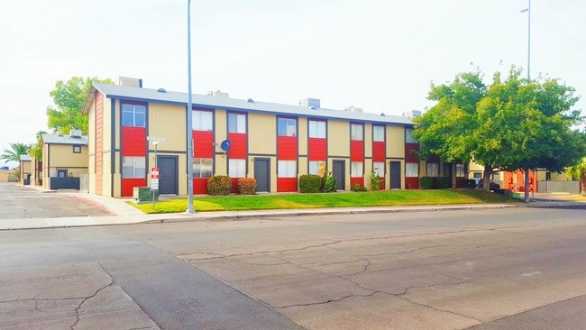Oakridge Apartments - Oakridge Apartments
